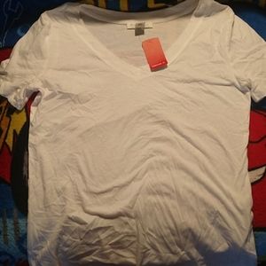 V white neck tee